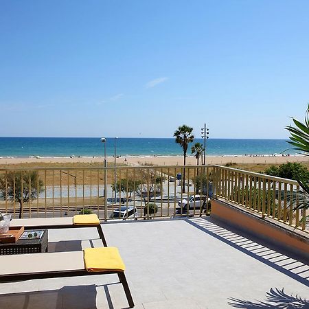 Aparthotel Solifemar Castelldefels Ngoại thất bức ảnh